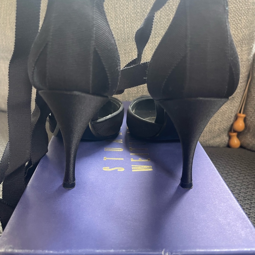 Stuart Weitzman - Picture 5 of 8
